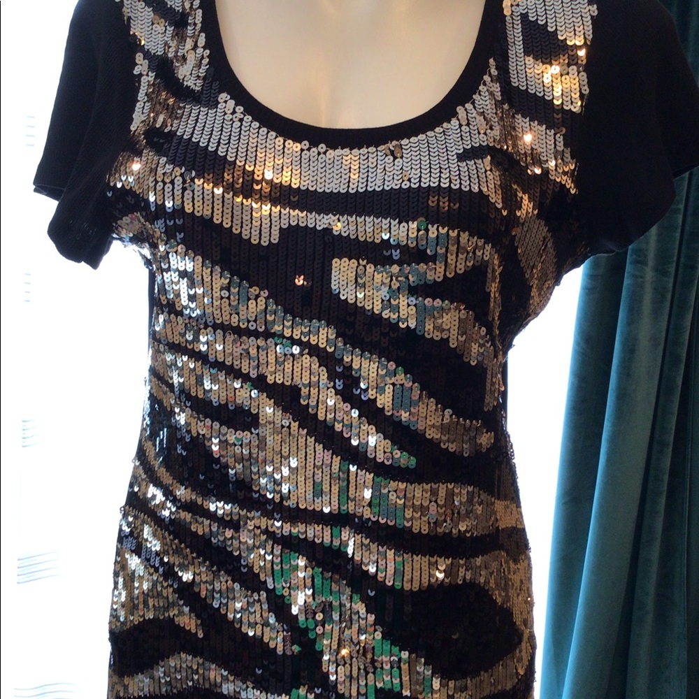 Style &Co short sleeves sequined top gold and black